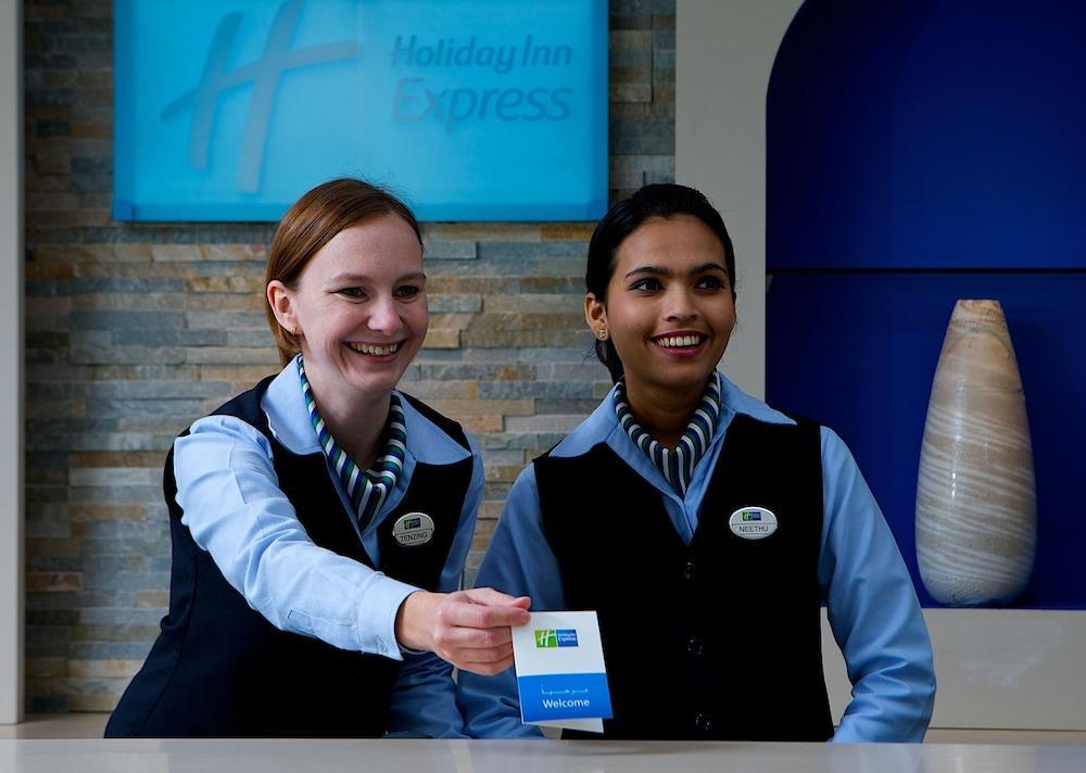 Holiday Inn Express Dubai Airport By Ihg מראה חיצוני תמונה