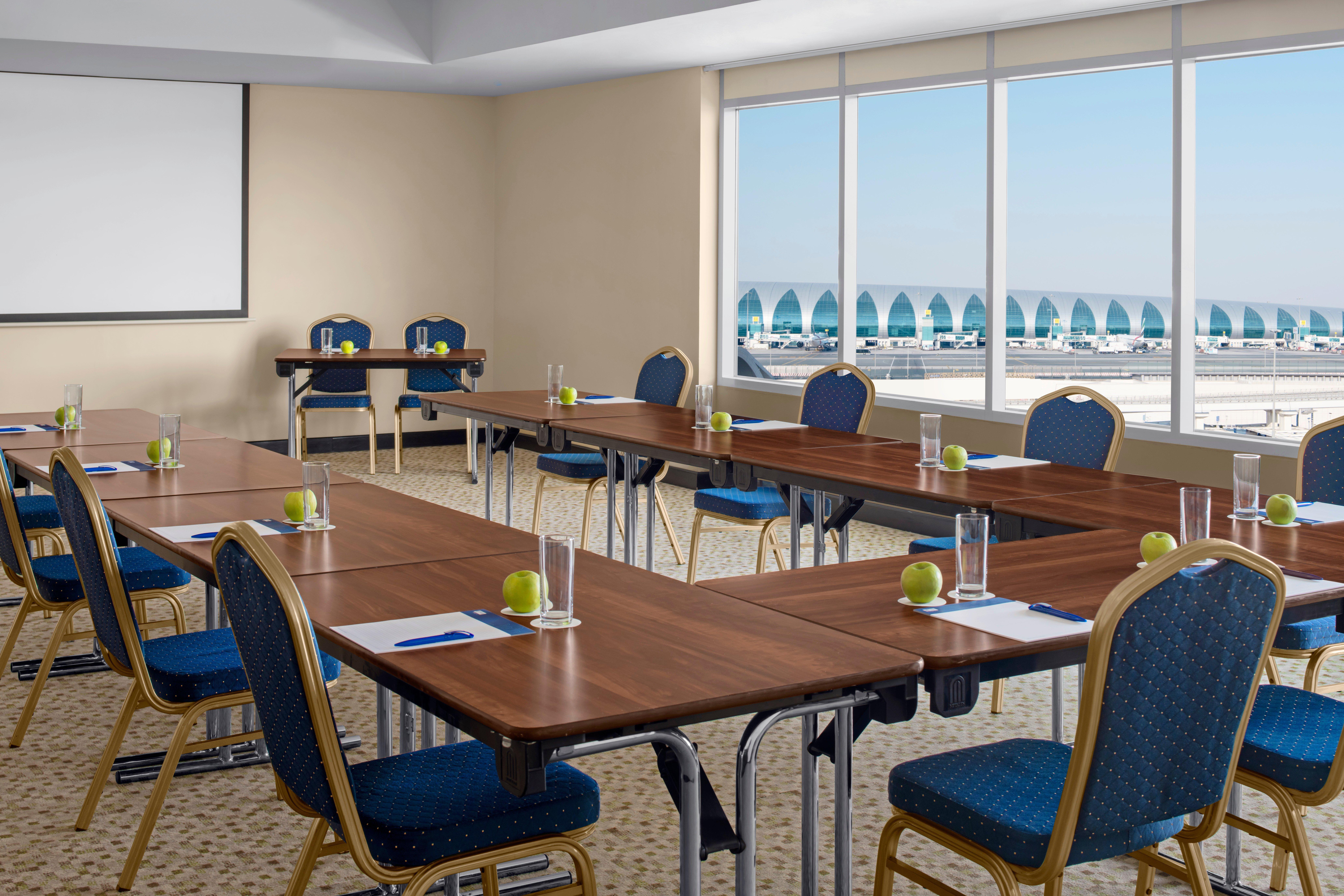 Holiday Inn Express Dubai Airport By Ihg מראה חיצוני תמונה